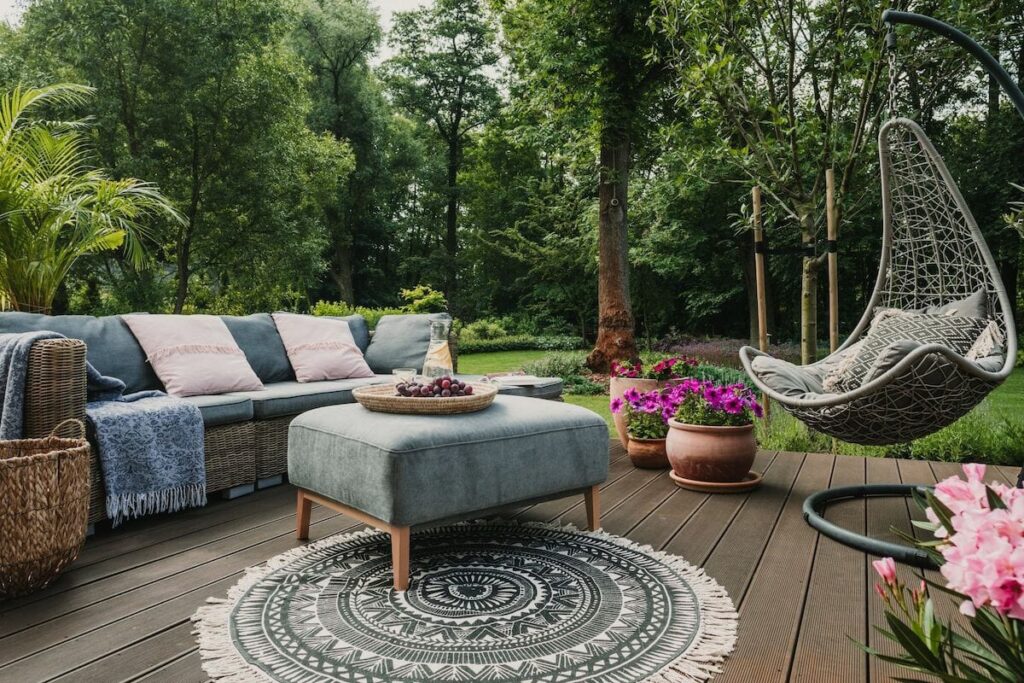 benefits of outdoor furniture